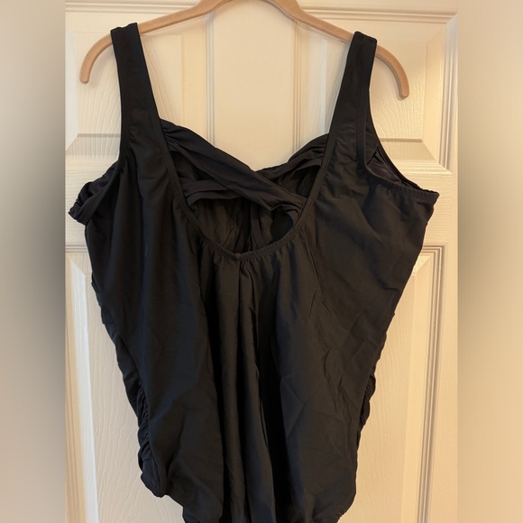 Lands End one piece, bathing suit - Picture 2 of 4